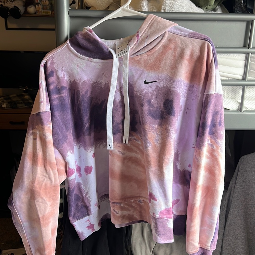 Nike women’s cropped hoodie